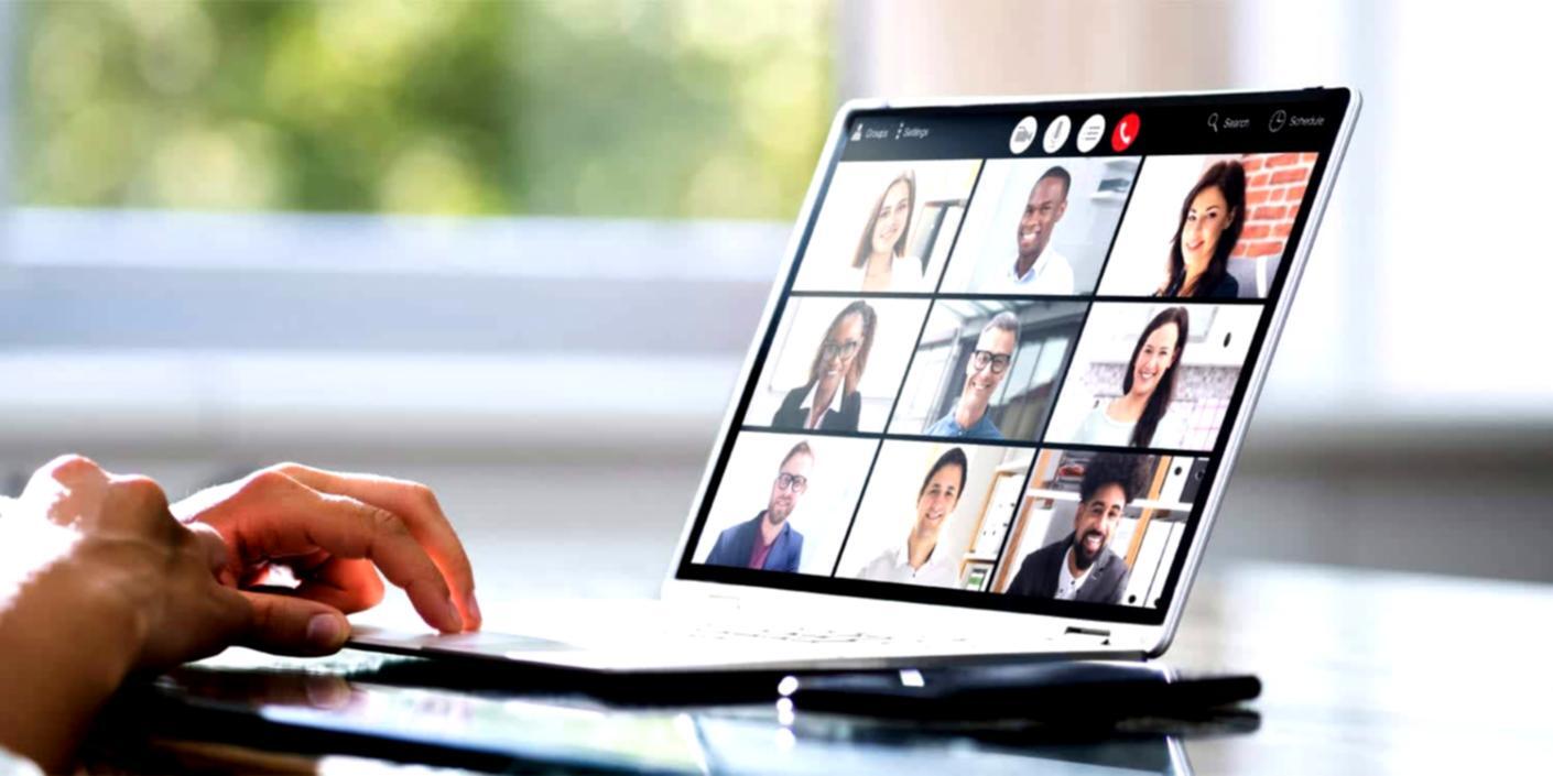 Workshop-Teilnehmer beim gemeinsamen Lernen